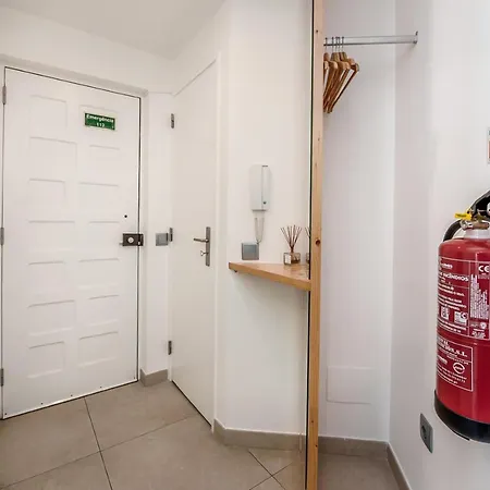 Apt. Largo Do Postigo