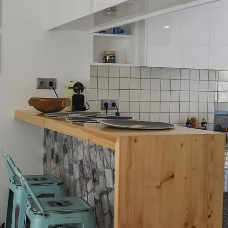 Apt. Largo Do Postigo Daire